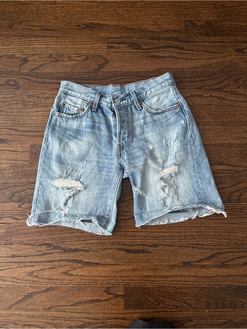 Levi 501 Distressed Light Wash Bermuda Shorts Waist 25